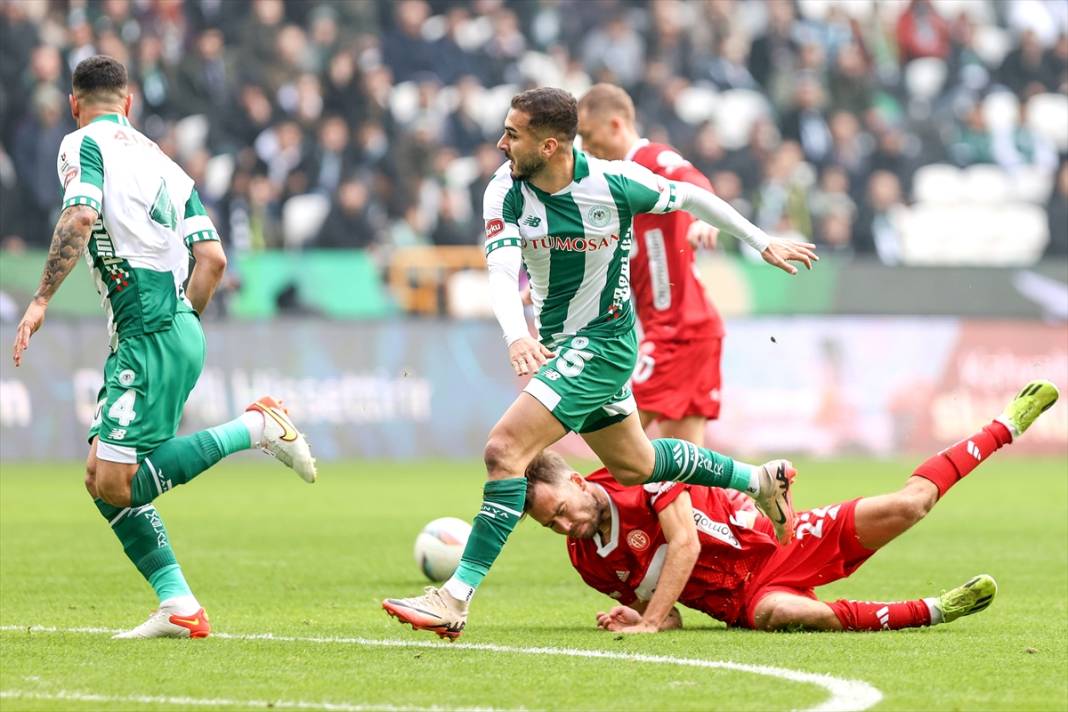 Olaylı biten Konyaspor – Antalyaspor maçından kareler 7